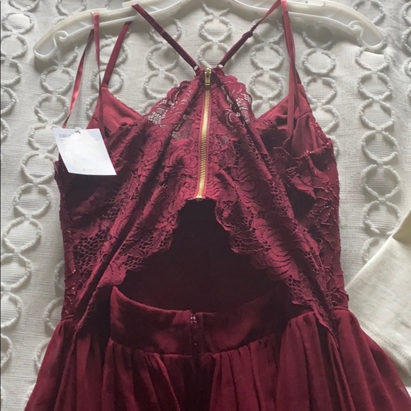 Gown - Picture 3 of 4